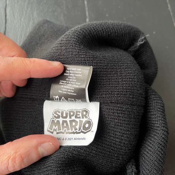Super Mario Beanie! - Picture 4 of 5